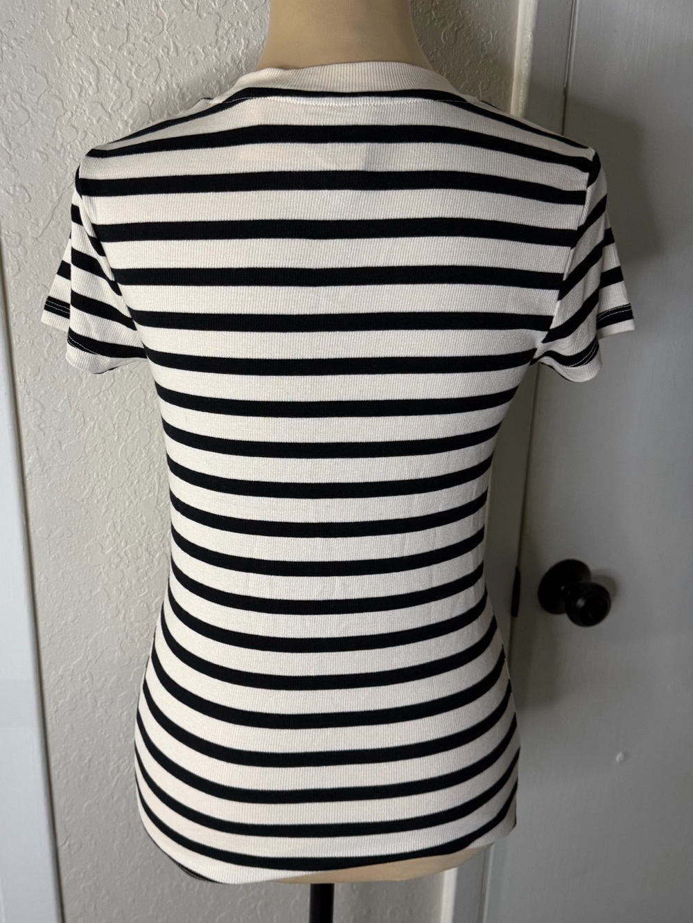 A New Day Black and Cream Striped Short Sleeve Top S Casual Ribbed Crewneck Tee - Picture 5 of 6